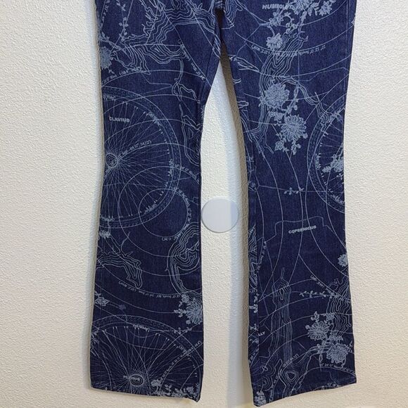 NWOT- Off-White- Globe graphic-print flared jeans- Size 29 - Picture 5 of 16